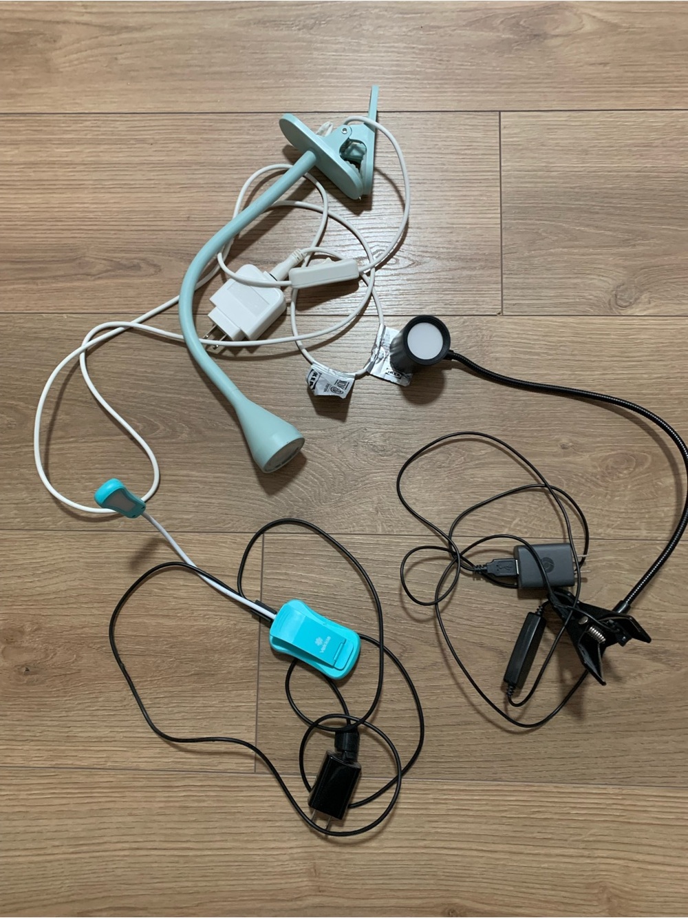 Three Adjustable Clip-On Reading Lights